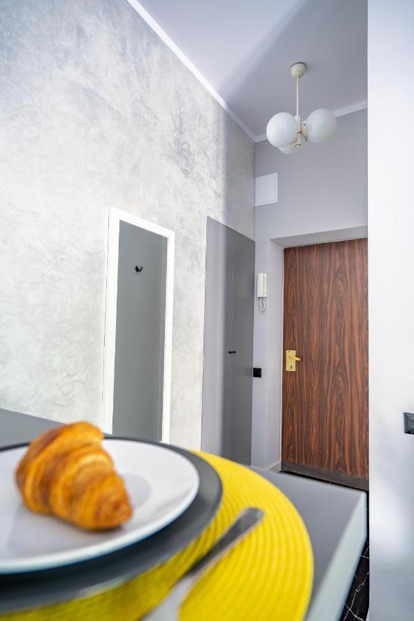 Stylish Studio In The Heart Of The City. Warszawa Zewnętrze zdjęcie