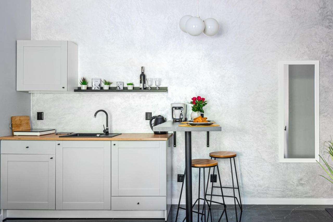 Stylish Studio In The Heart Of The City. Warszawa Zewnętrze zdjęcie